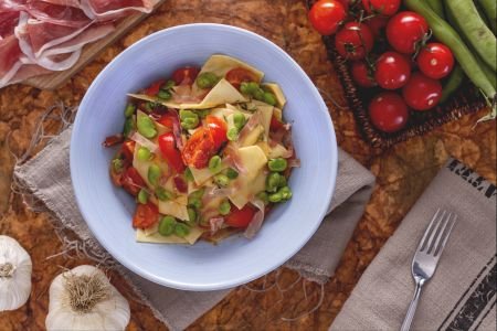 Maltagliati with broad beans and cured ham