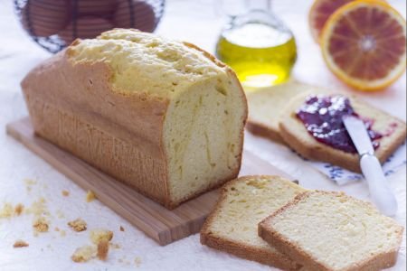 Olive oil plumcake