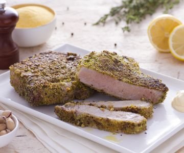 Pork chops with lemon and crunchy coating