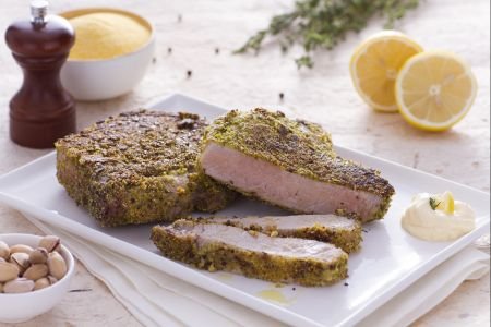 Pork chops with lemon and crunchy coating