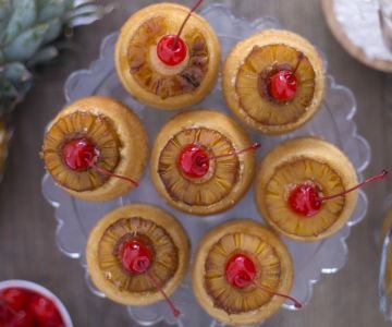Upside-down pineapple cupcakes