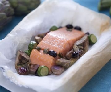 Salmon en papillote with mixed vegetables