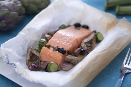 Salmon en papillote with mixed vegetables