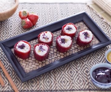 Sweet sushi with mixed jams