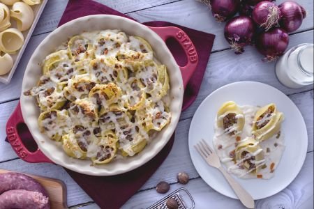 Lumaconi with sausage and scamorza