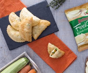 Panzerotti filled with vegetables and scamorza cheese