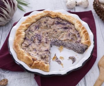 Savory pie with mushrooms and radicchio