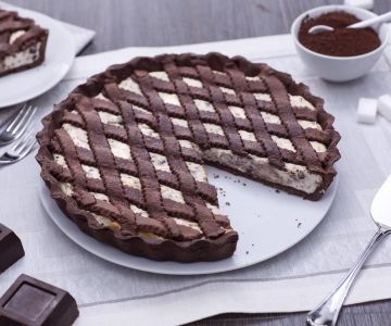Cocoa tart with ricotta and chocolate cream