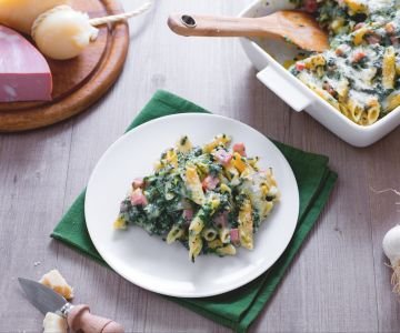 Pasta casserole with spinach
