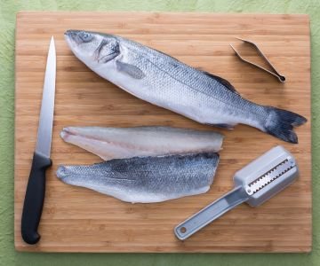 How to clean the seabass