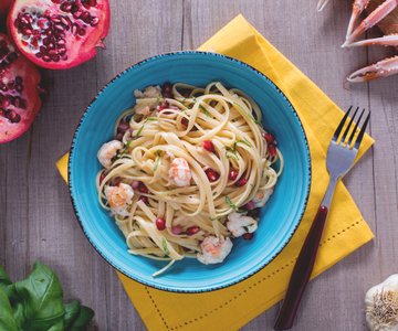 Bavette with scampi and pomegranate