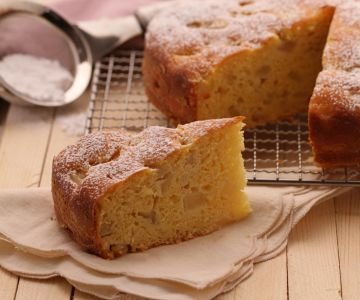 Soft Ricotta and Pear Cake