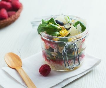 Rice salad with dried fruit