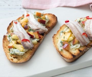 Butter and sardine toast