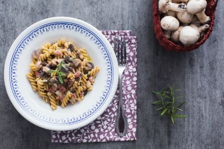 Pasta with mushrooms and beans