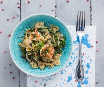 Pasta salad with agretti and prawns