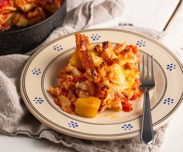 Pasta and potatoes alla tiella