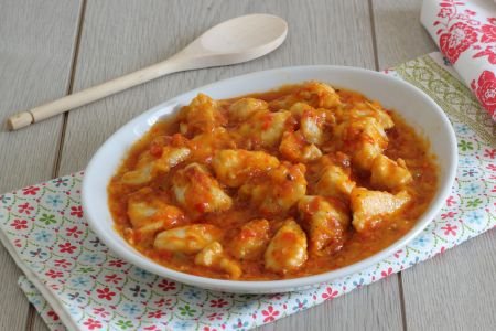 Chicken bites, peppers and sun-dried tomatoes