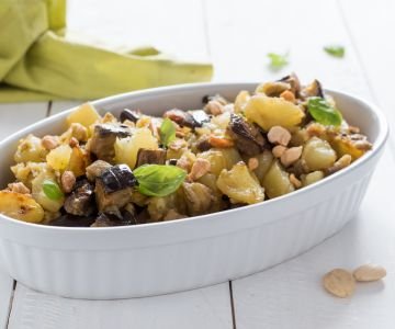 Eggplants and potatoes with almonds