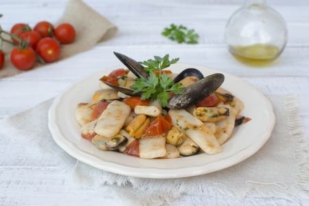 Rice gnocchi with mussels and cherry tomatoes