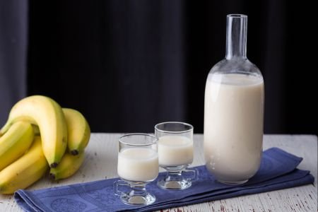 Banana liqueur