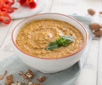 Sweet pepper and goat cheese pesto
