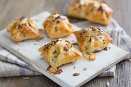 Pouches with lentils, sausage and cheese