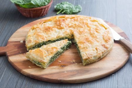 Burek with spinach and ricotta
