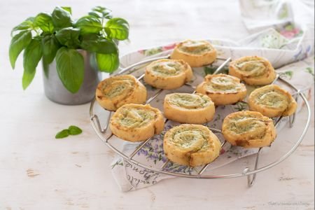 Savory shortcrust pinwheels