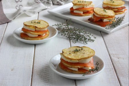 Potato towers with salmon and provola cheese