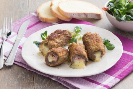 Stringy meat cannoli