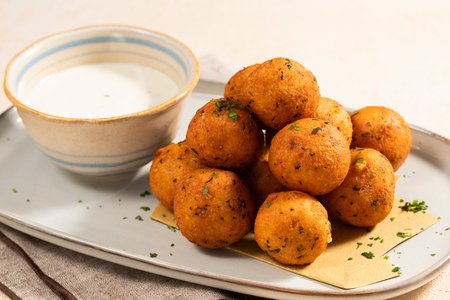 Cheese and Pepper Balls with Fondue