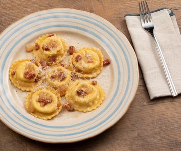 Cacio e pepe ravioli