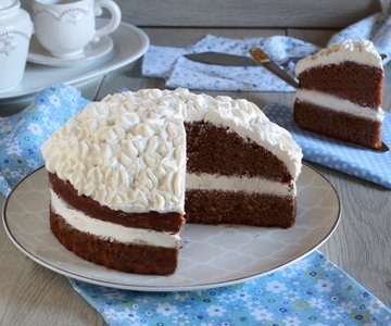 Cream and Nutella Cake