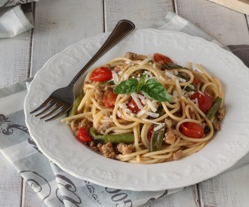 Pasta with friggitelli and sausage