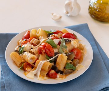 Mezze maniche with eggplants and smoked scamorza