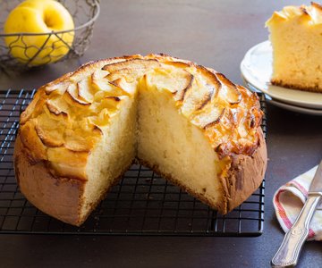 Ricotta and Apple Cake