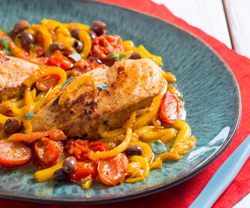 Chicken breast with peppers and olives