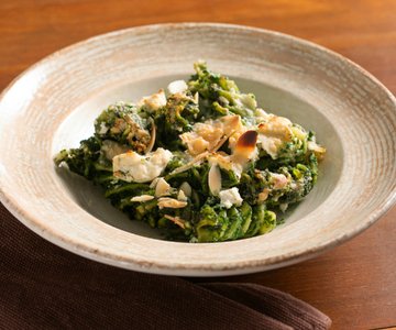 Baked pasta with spinach and ricotta