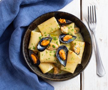 Paccheri with potato cream and mussels
