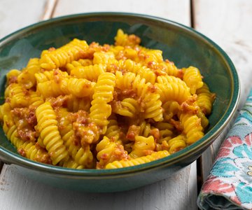 Pasta with potato cream and sausage