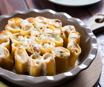 Gratinated Paccheri with Ricotta and Zucchini Flowers