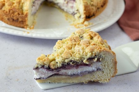 Crumble with Ricotta and Jam