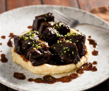 Braised Short Ribs with Mashed Potatoes