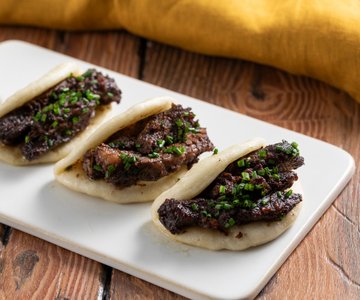 Steamed Bao with Wagyu Ribs