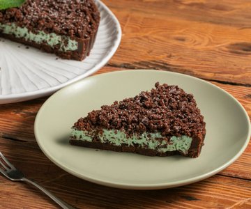 No-bake mint and chocolate crumble