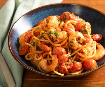 Pasta with large prawns