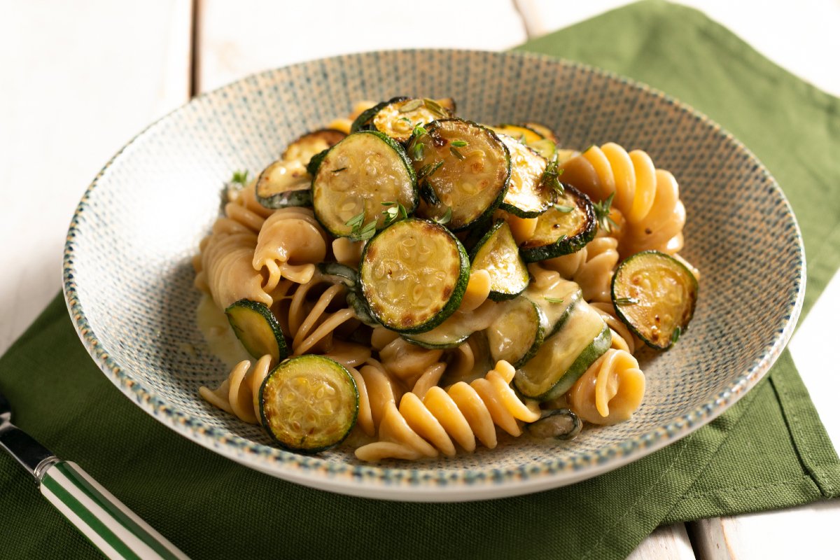 Pasta with zucchini and stracchino