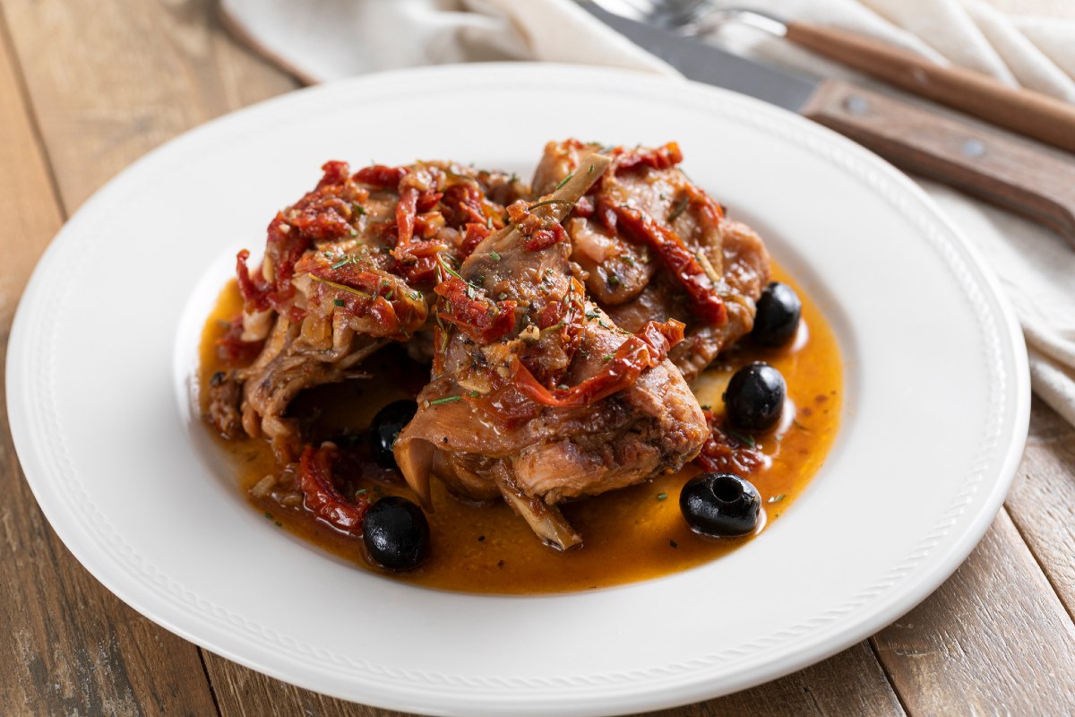 Rabbit stew with olives and sun-dried tomatoes