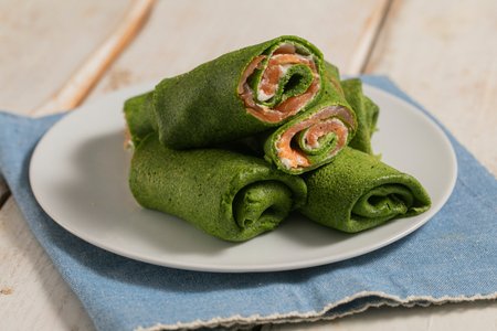 Spinach crepes with salmon
